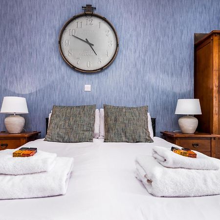 Riviera Guesthouse Уитби Экстерьер фото