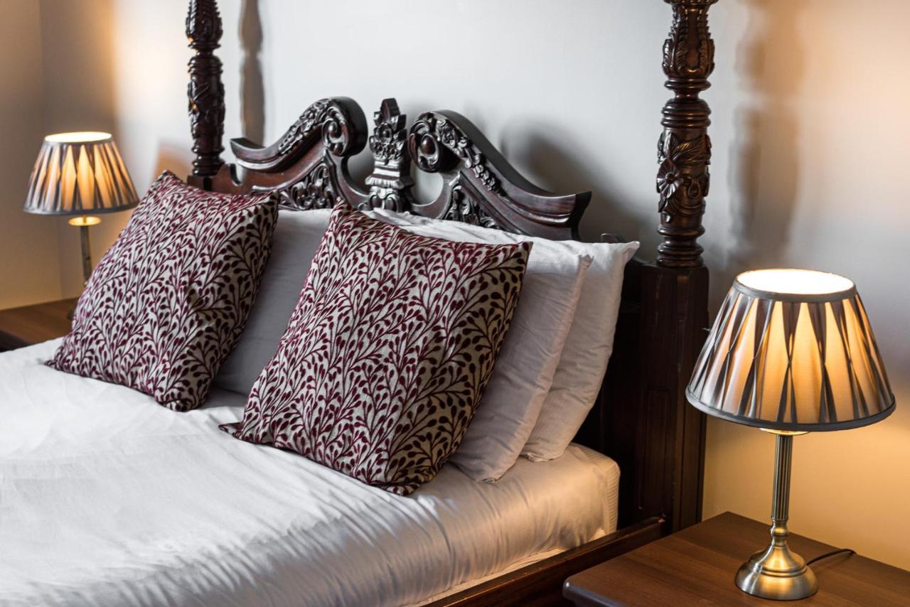 Riviera Guesthouse Уитби Экстерьер фото