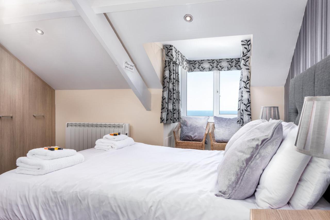 Riviera Guesthouse Уитби Экстерьер фото