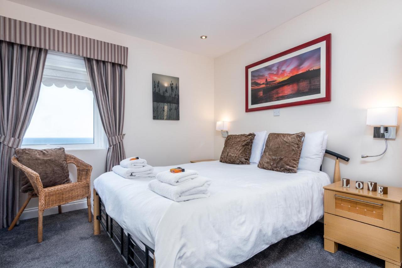Riviera Guesthouse Уитби Экстерьер фото